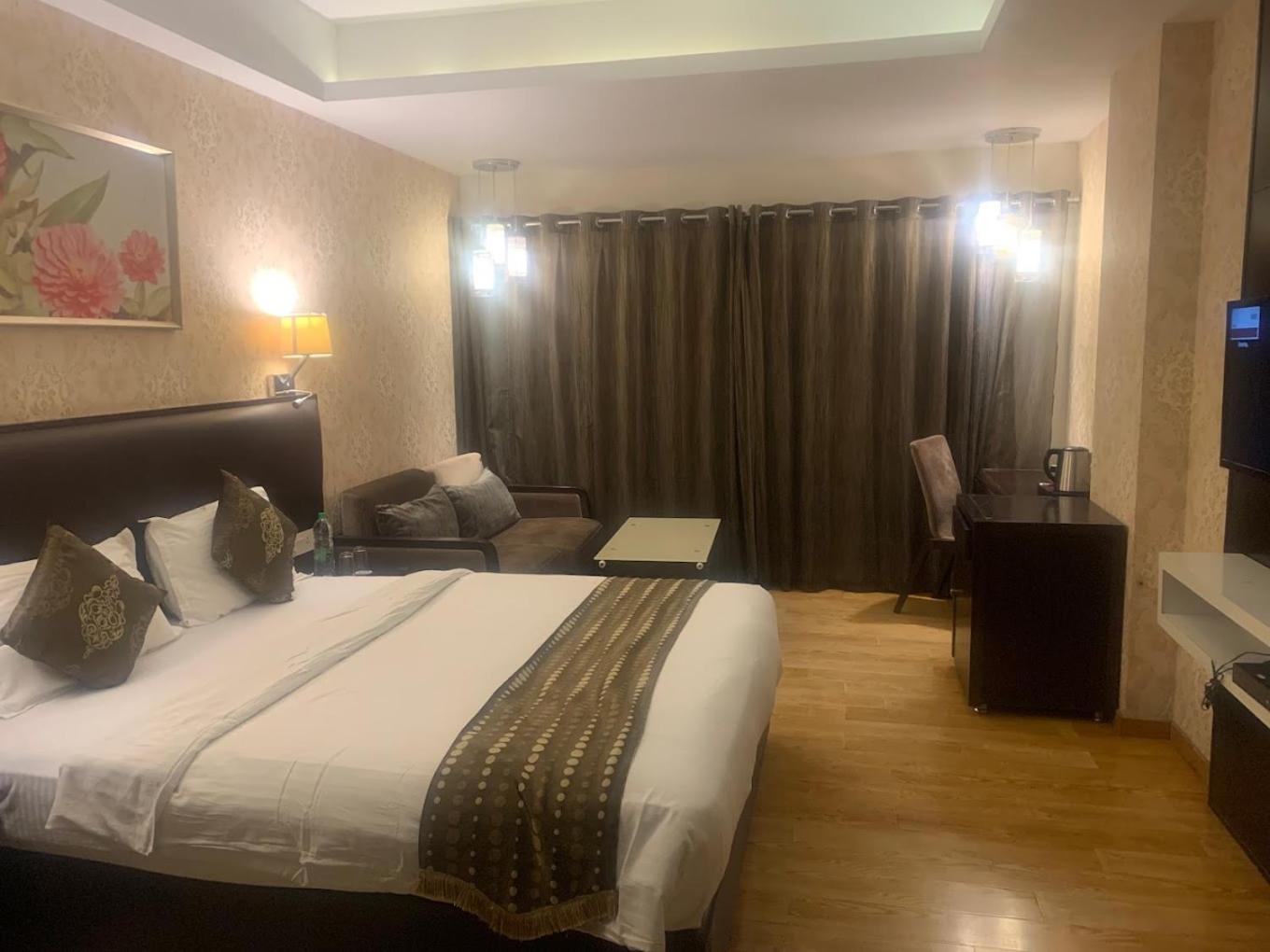 Nandan Kanan Hotel & Resort Sipra Bagian luar foto