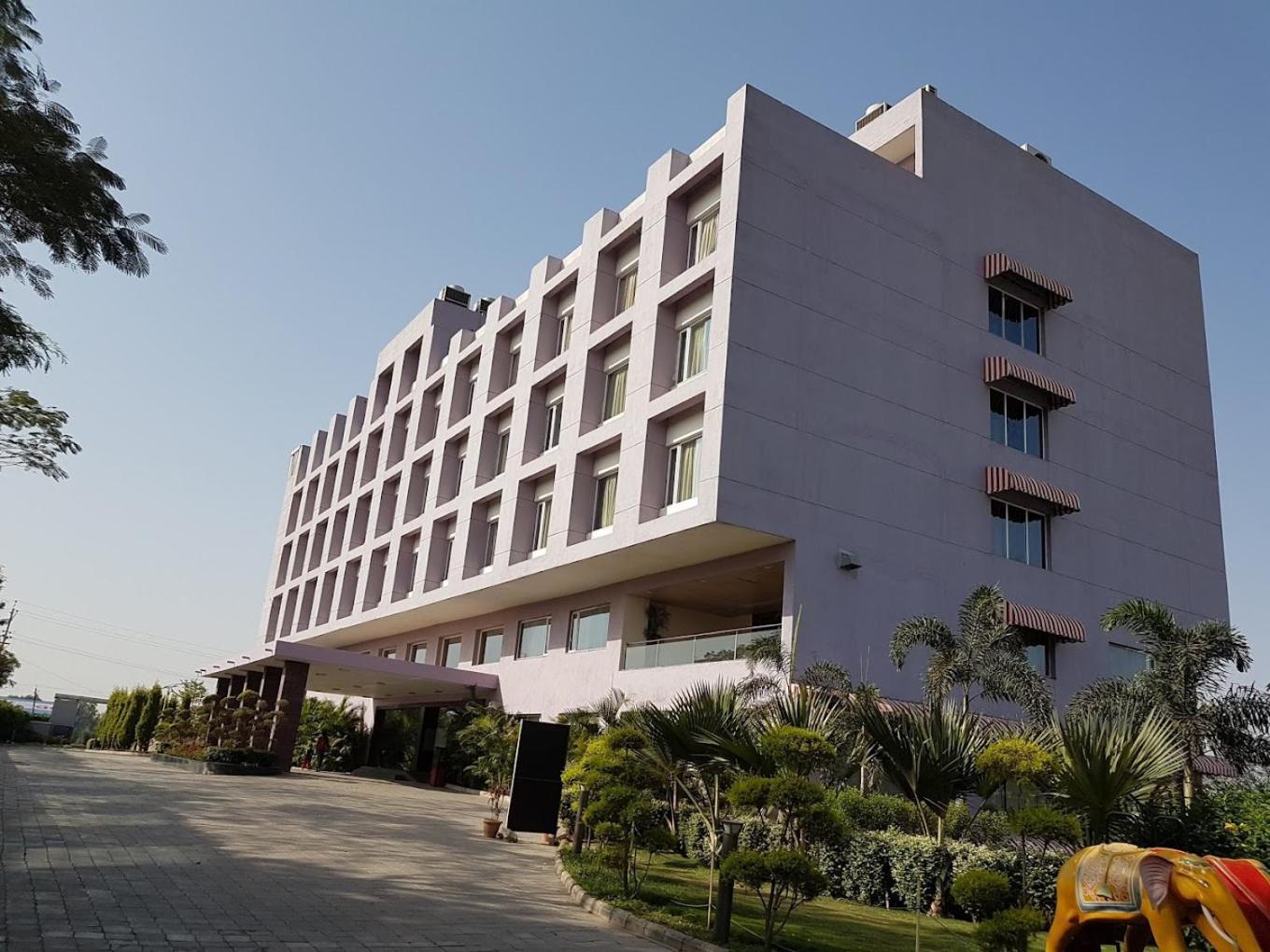 Nandan Kanan Hotel & Resort Sipra Bagian luar foto