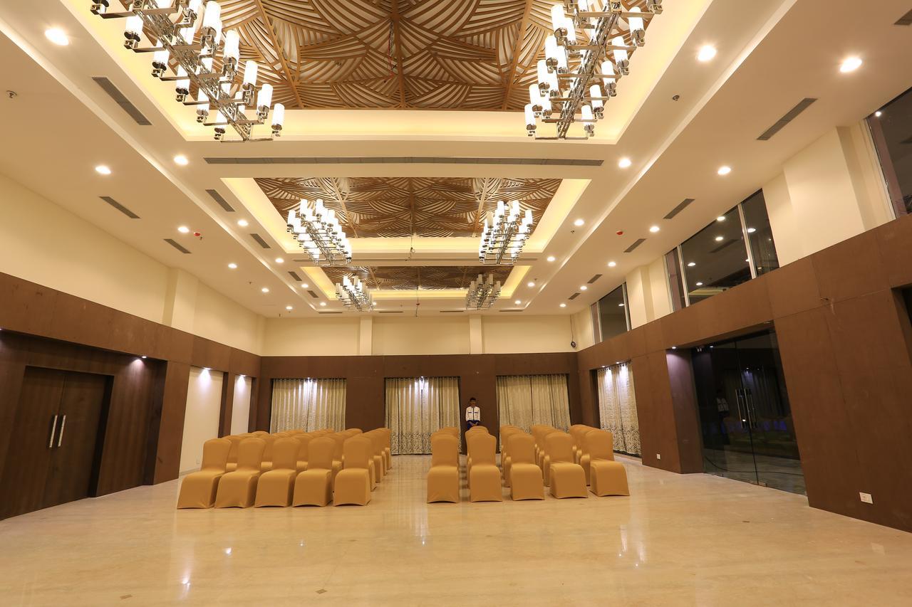 Nandan Kanan Hotel & Resort Sipra Bagian luar foto