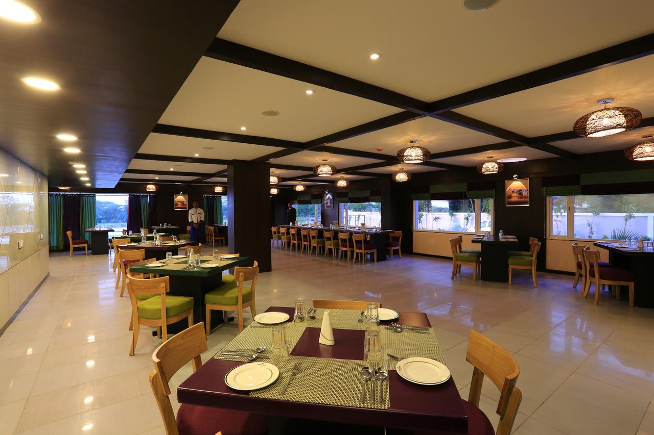 Nandan Kanan Hotel & Resort Sipra Bagian luar foto